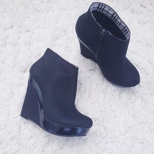 Michael Antonio Gala Black Suede Wedge Heels Sz 7